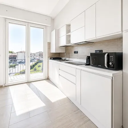Respsuite - Novara Est 2 Camere, 2 Bagni E Garage Apartamento Pernate