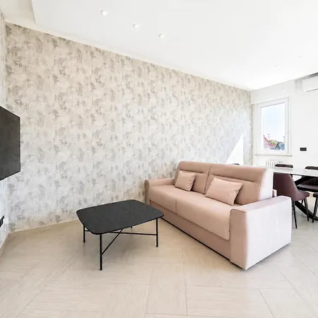 Respsuite - Novara Est 2 Camere, 2 Bagni E Garage