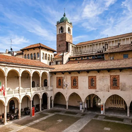 Respsuite - Novara Est 2 Camere, 2 Bagni E Garage Apartamento