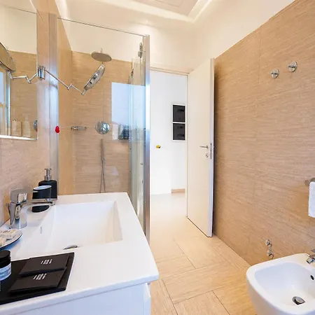 Respsuite - Novara Est 2 Camere, 2 Bagni E Garage Apartamento Pernate