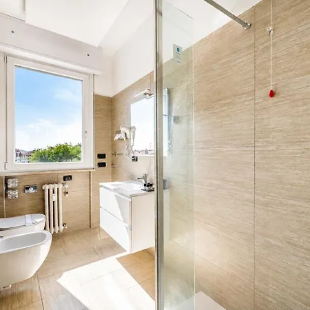Respsuite - Novara Est 2 Camere, 2 Bagni E Garage Apartamento Pernate